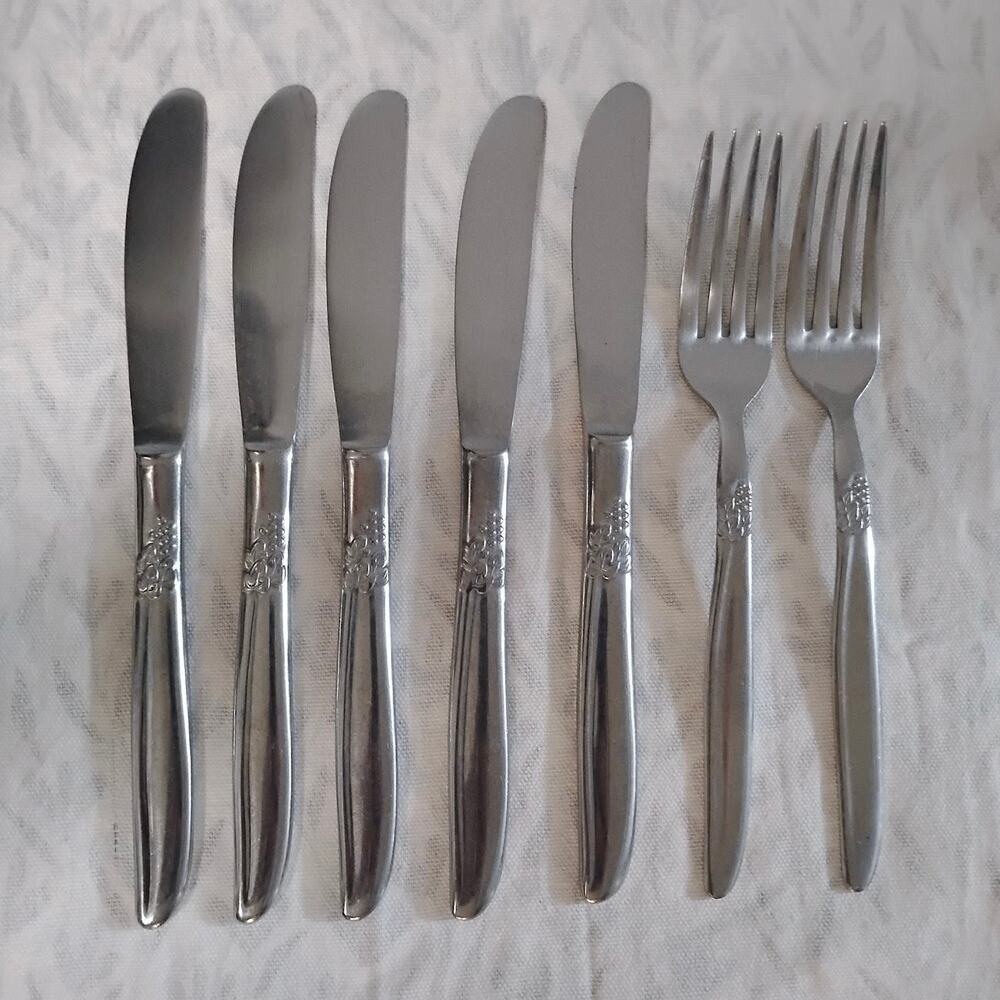 7 Pcs Montgomery Ward Grape Stainless Flatware 5 Knives 2 Dinner Forks Japan